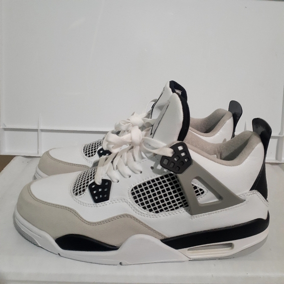 Nike Jordan 4 Retro Military- DH6927-111 - Sz 10 - Picture 8 of 8